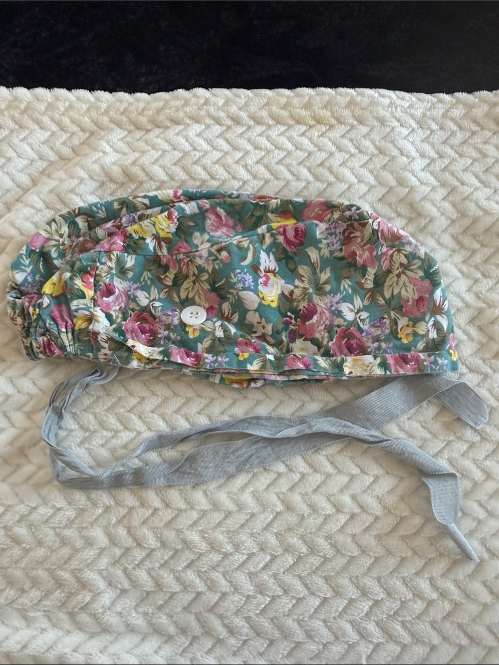 Floral Scrub Cap with Ties - Teal Background